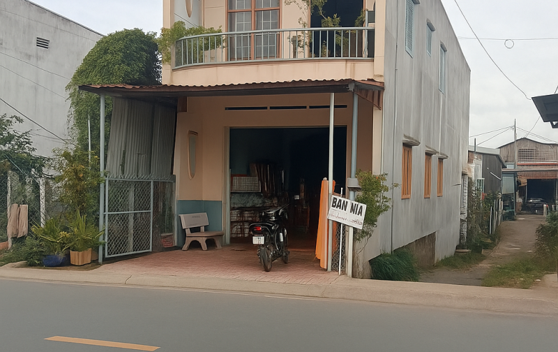 Bán nhà mặt phố.Nha 1 trệt 1 lâu.Gan chợ.Gan bên phà.Duong lớn thuận lợi kinh doanh